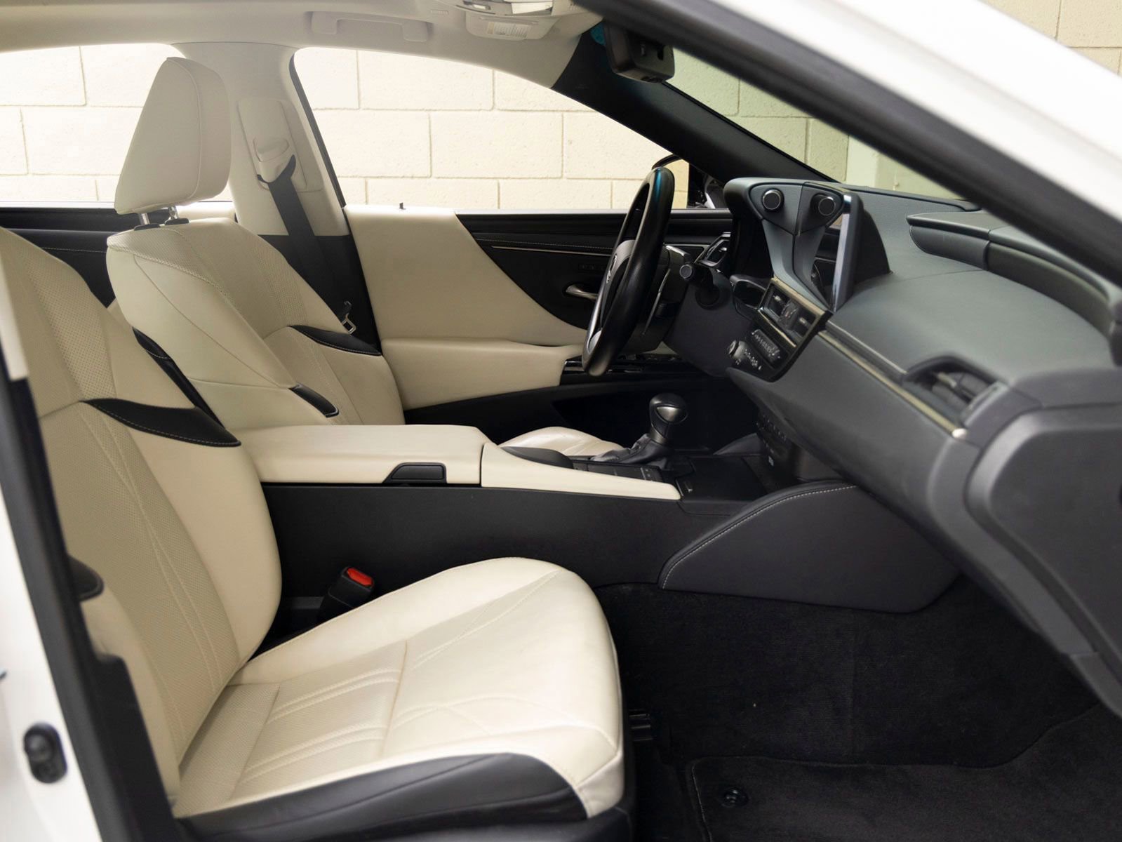 Used 2022 Lexus ES 350 w/ Accessory Package 2 FWD image 27