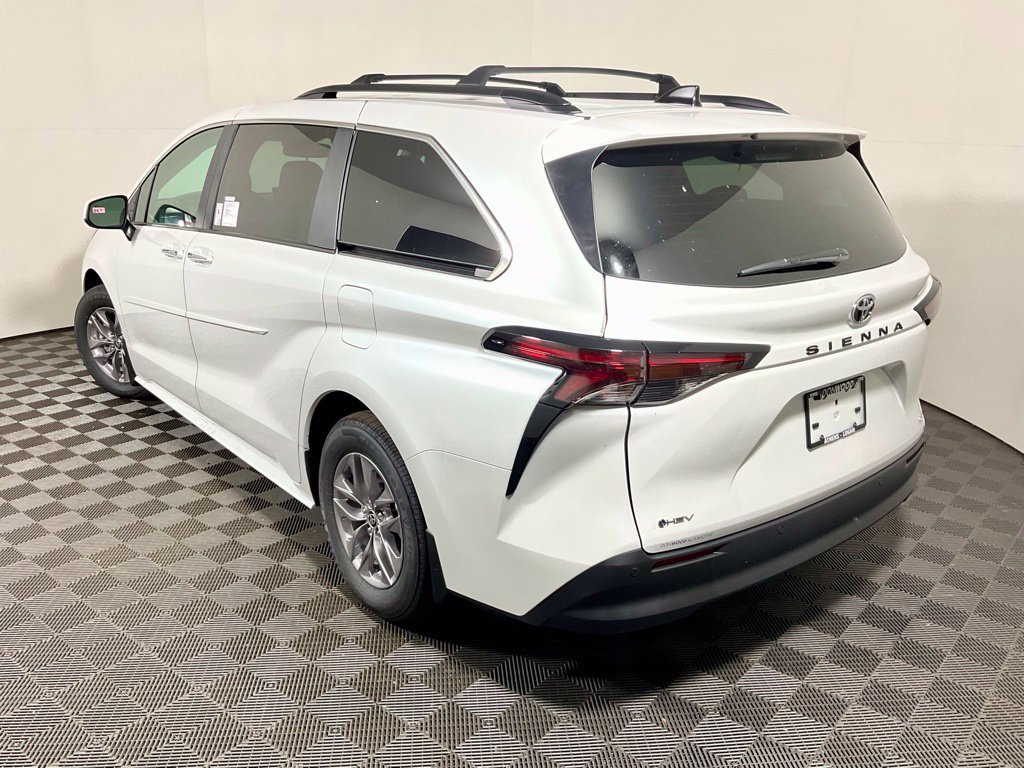 New 2026 Toyota Sienna XLE FWD image 14
