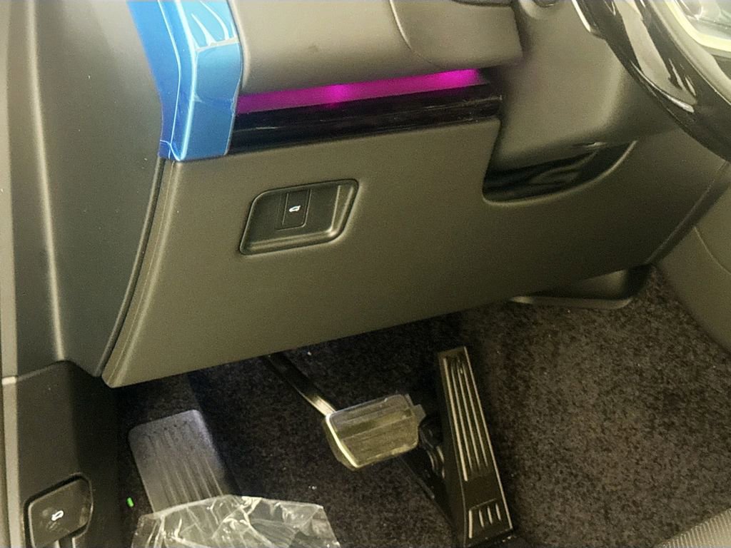 New 2026 Land Rover Range Rover SE image 10