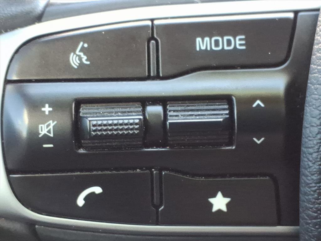 Used 2025 Kia Sportage EX image 29