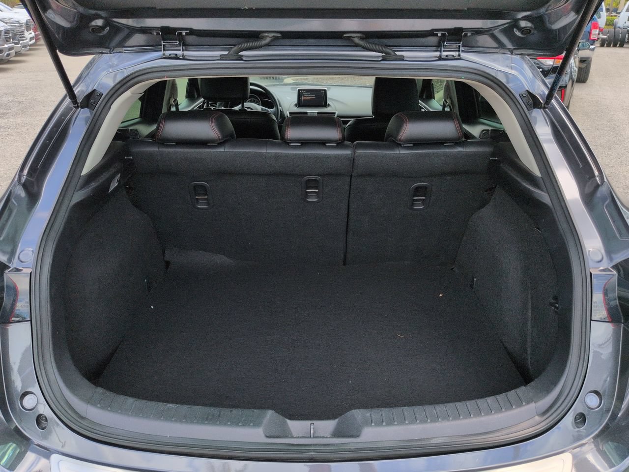 Used 2015 MAZDA MAZDA3 i Grand Touring FWD image 13