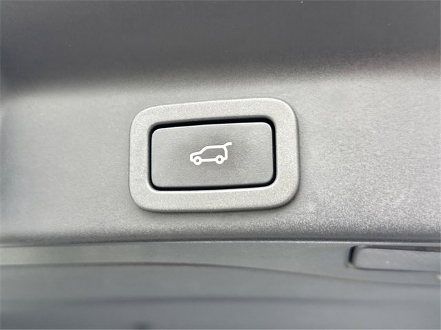 Used 2017 Jaguar F-PACE First Edition image 29