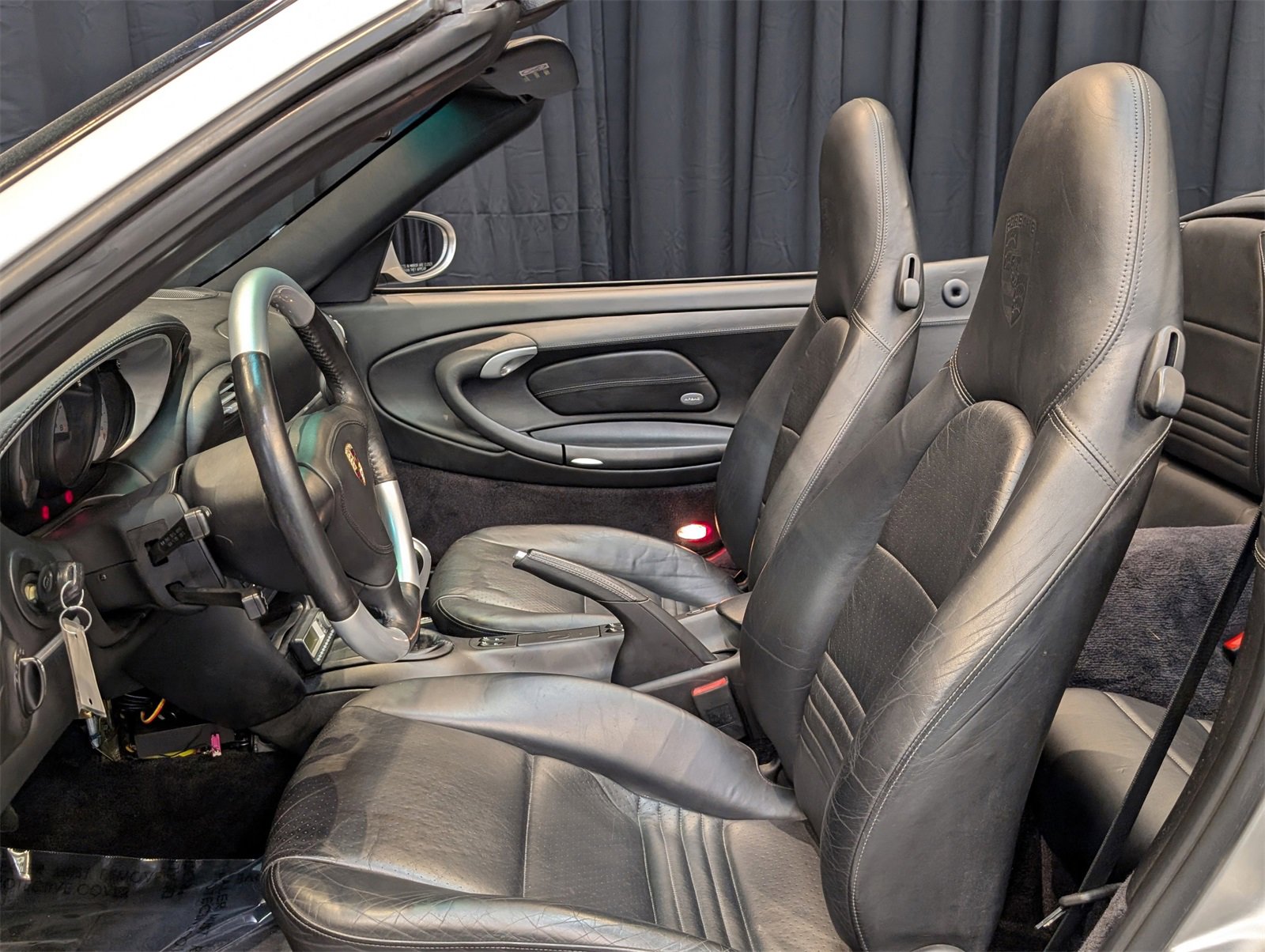 Used 2004 Porsche 911 Carrera 4S image 5