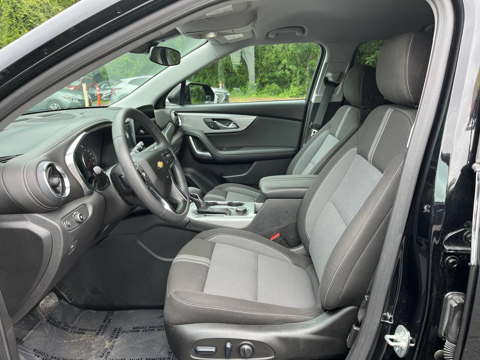 Used 2025 Chevrolet Blazer LT FWD image 28