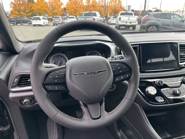 New 2026 Chrysler Pacifica Limited w/ S Appearance Package image 14