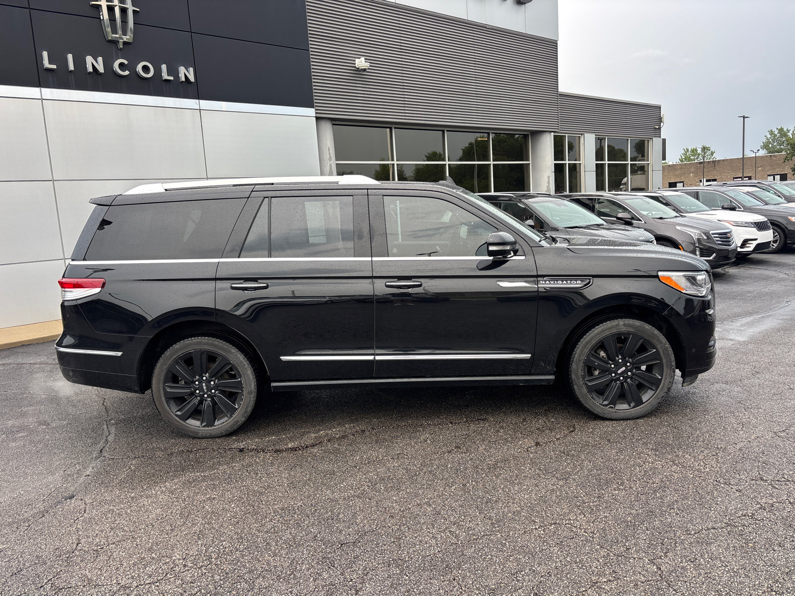 Certified 2023 Lincoln Navigator Reserve AWD/4WD image 8