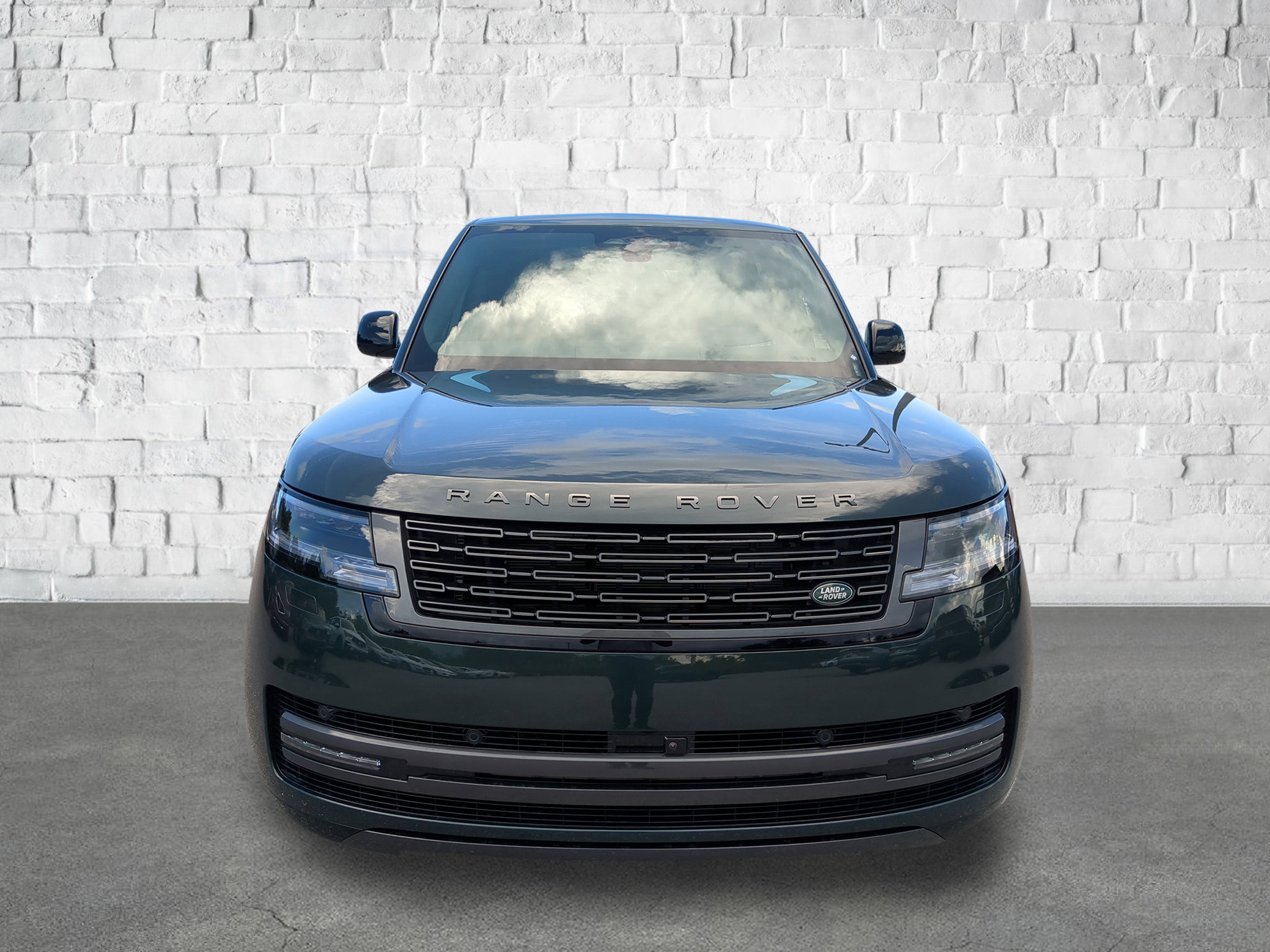 New 2025 Land Rover Range Rover Long Wheelbase SE image 2