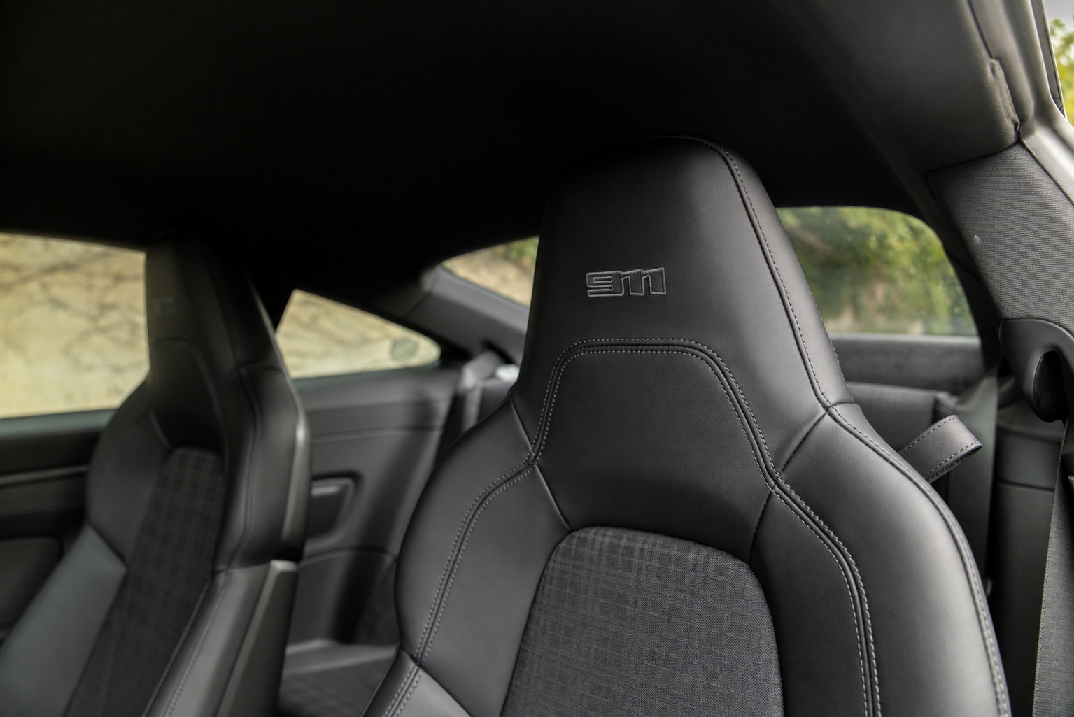 Used 2025 Porsche 911 Carrera RWD image 14