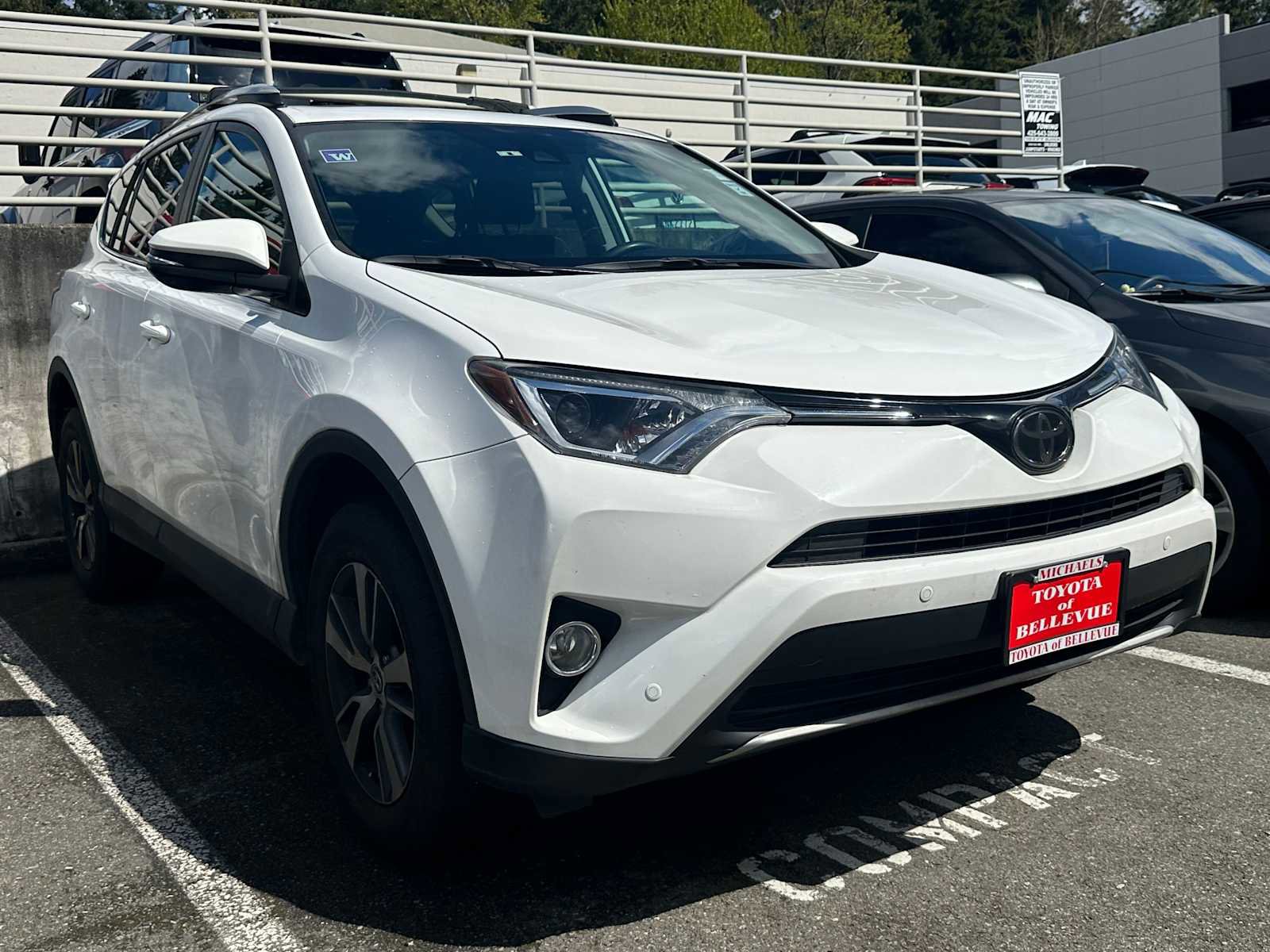 Used 2016 Toyota RAV4 XLE w/ Convenience Package AWD/4WD image 6