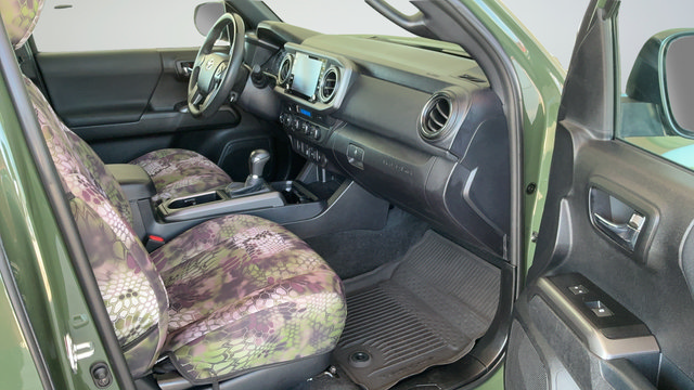 Used 2021 Toyota Tacoma TRD Off-Road AWD/4WD image 23