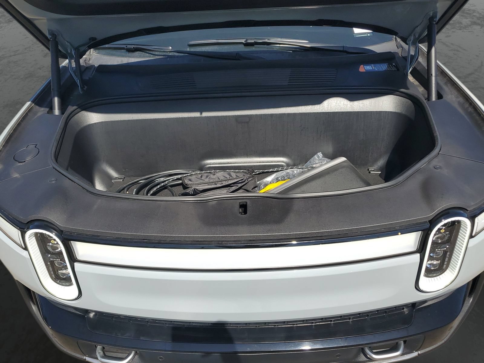 Used 2024 Rivian R1T Adventure AWD/4WD image 9