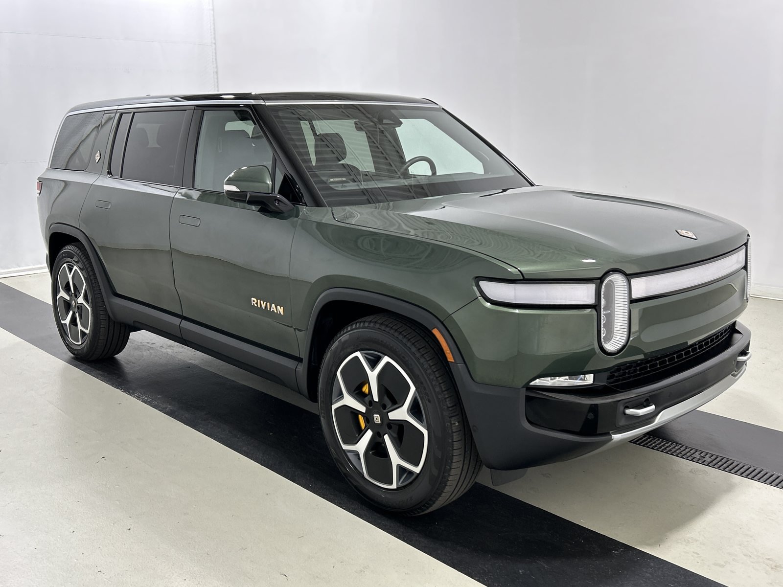 Used 2024 Rivian R1S Adventure Quad AWD/4WD image 7