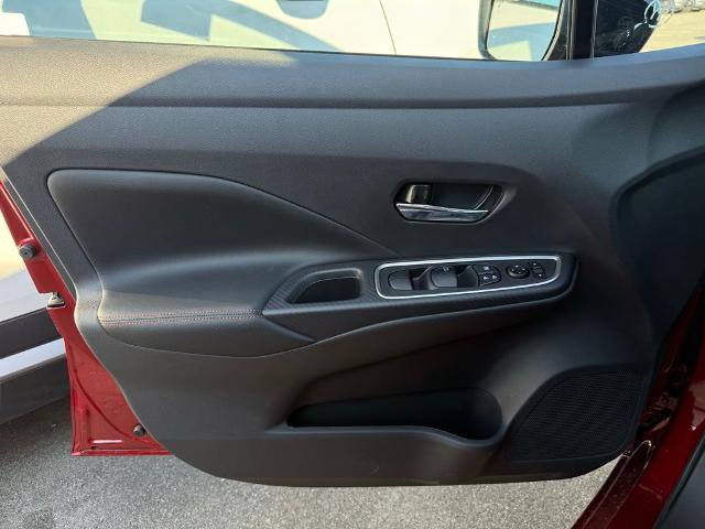New 2025 Nissan Versa SR w/ Trunk Package FWD image 18