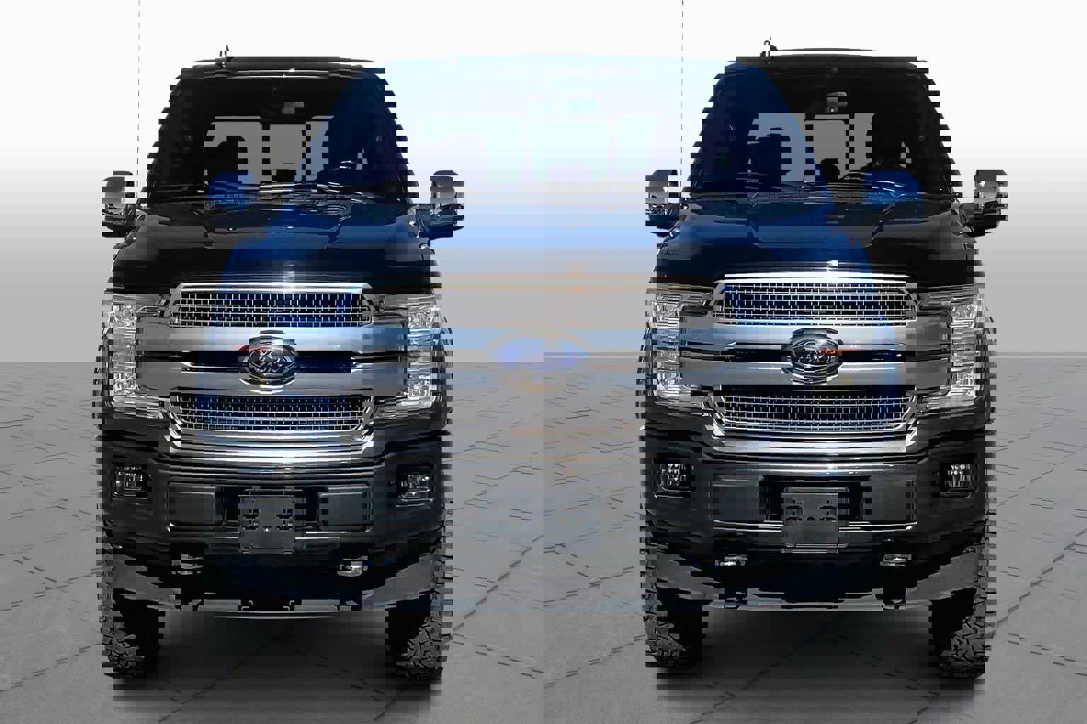 Used 2019 Ford F150 Platinum w/ Equipment Group 701A Luxury image 3