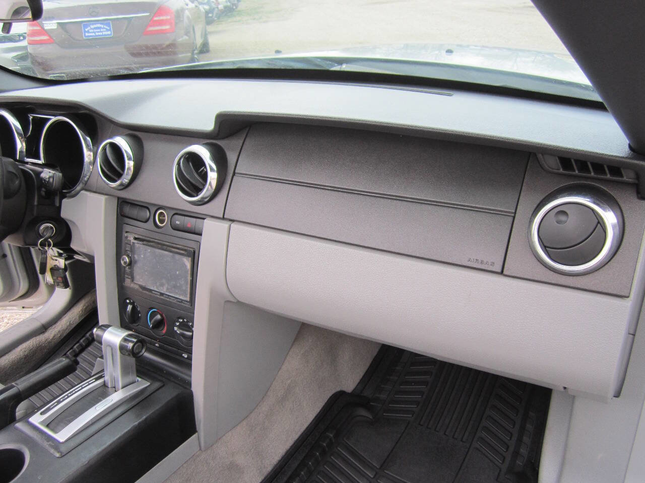 Used 2006 Ford Mustang Convertible image 17