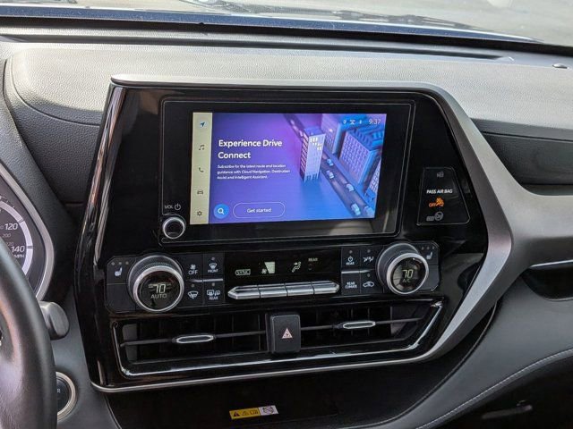 Used 2024 Toyota Highlander XLE AWD/4WD image 20