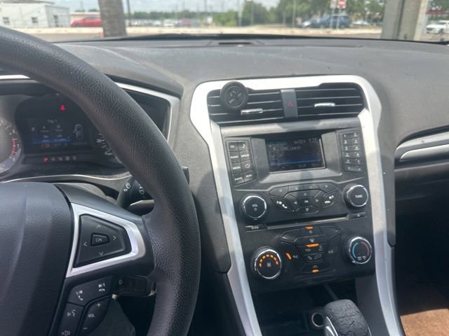 Used 2014 Ford Fusion SE FWD image 14
