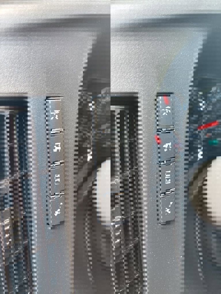 New 2025 Chevrolet Express 2500 w/ Driver Convenience Package RWD image 21