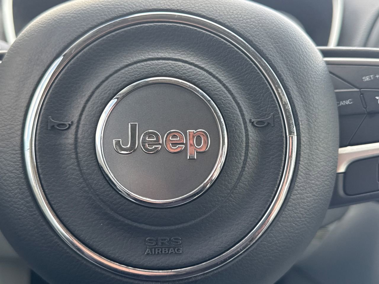 Used 2019 Jeep Compass Latitude AWD/4WD image 30
