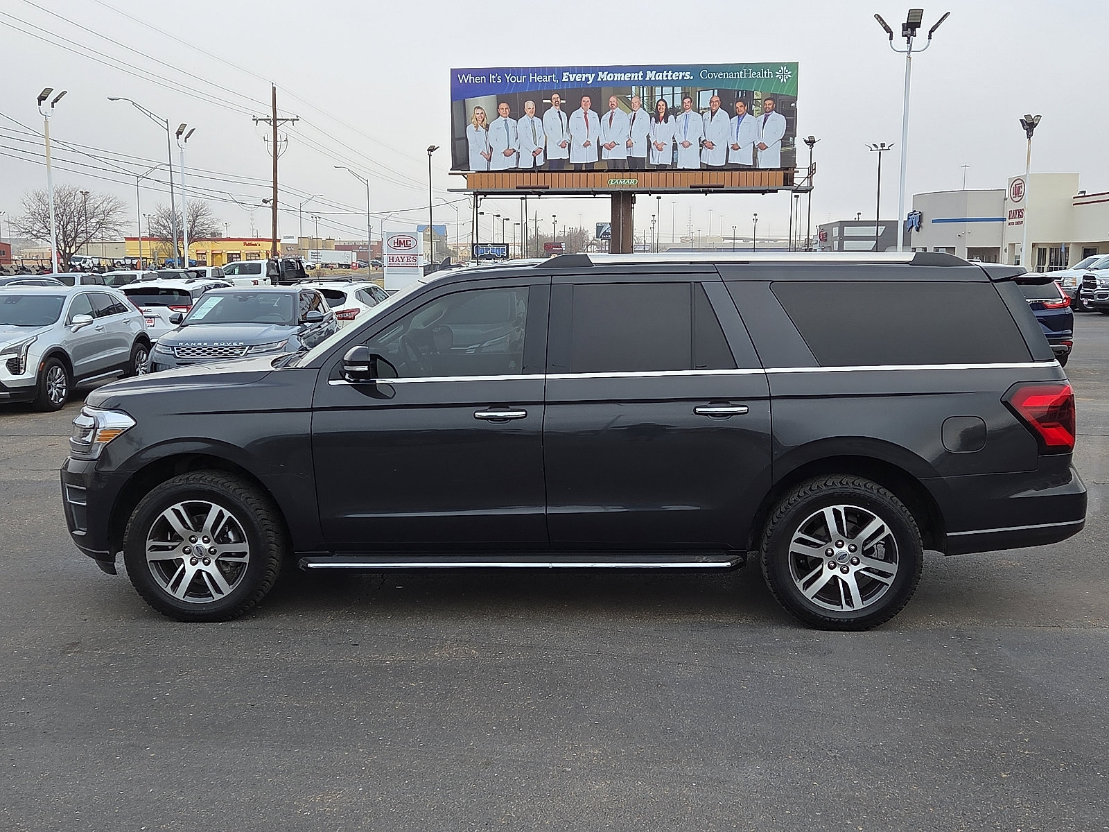 Used 2022 Ford Expedition Max Limited AWD/4WD image 2