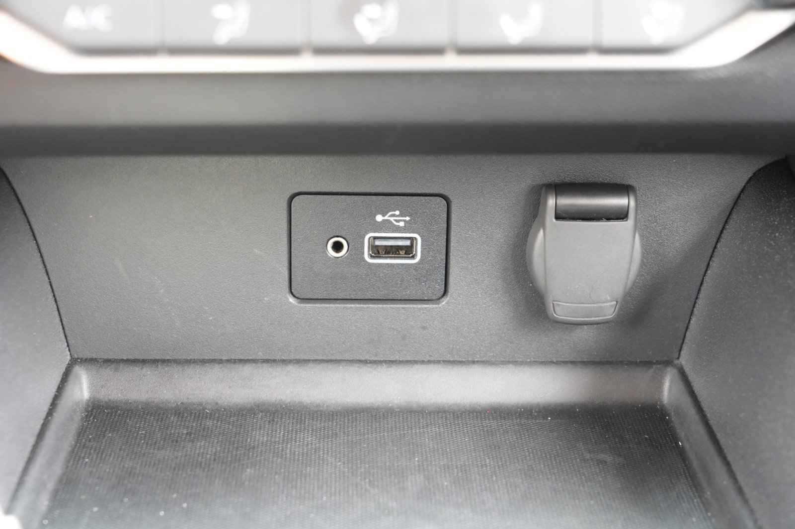 Used 2024 Nissan Altima 2.5 S FWD image 24