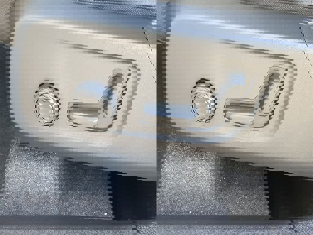 New 2026 Volvo XC40 B5 Plus w/ Protection Package Premier image 16