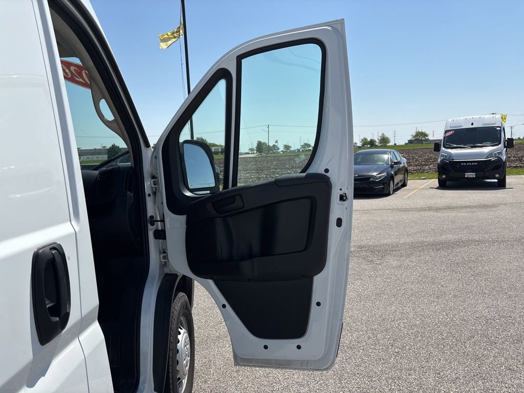 Used 2026 RAM ProMaster 2500 w/ Convenience Group FWD image 17