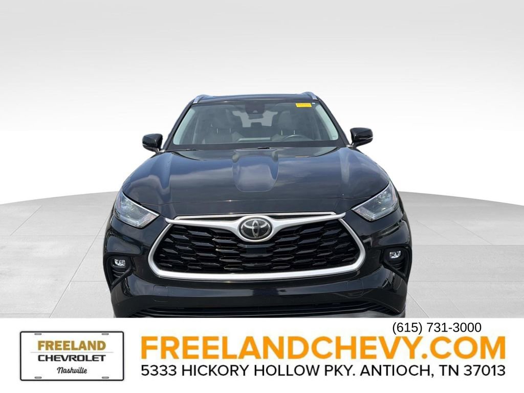 Used 2021 Toyota Highlander XLE FWD image 9