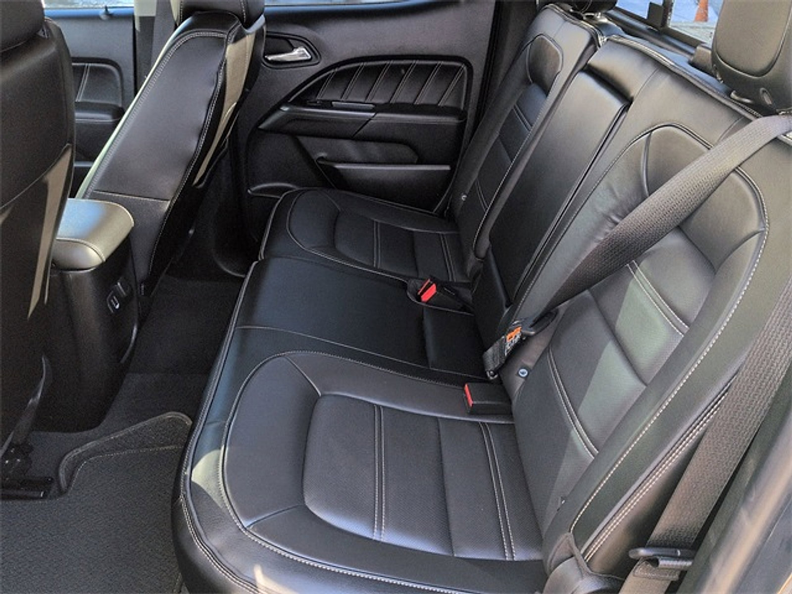 Used 2021 GMC Canyon Denali image 17