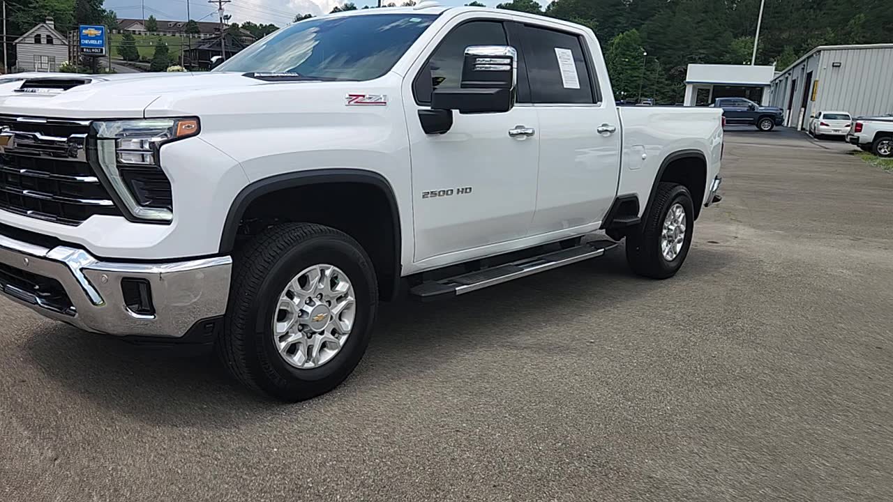 Used 2024 Chevrolet Silverado 2500 LTZ w/ LTZ Convenience Package AWD/4WD image 1