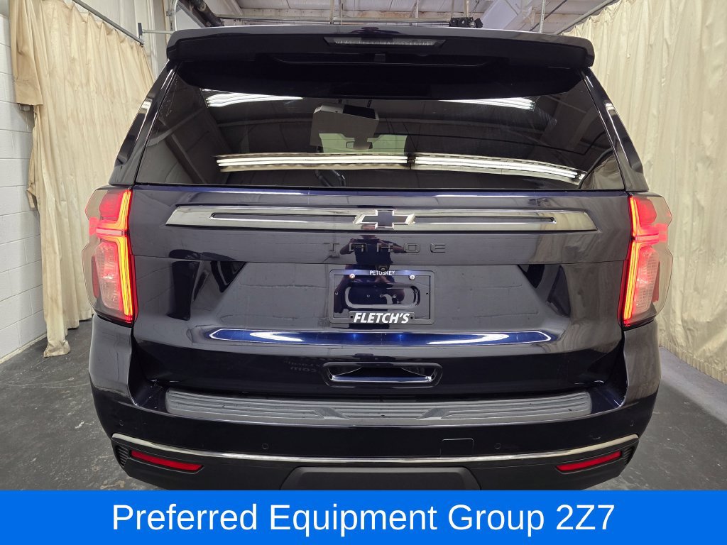 Used 2021 Chevrolet Tahoe Z71 w/ Luxury Package AWD/4WD image 9