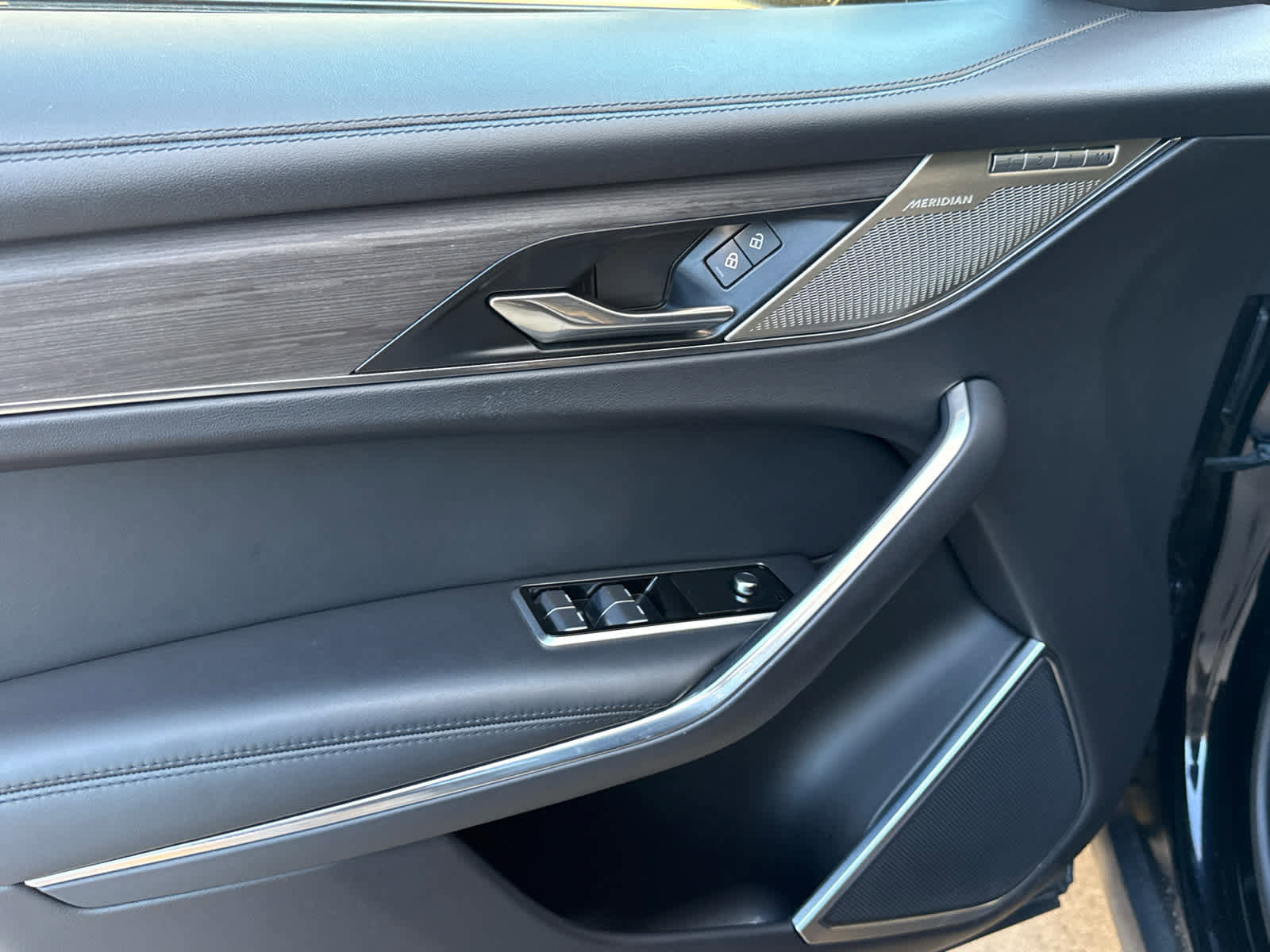 Certified 2021 Jaguar F-PACE S image 11