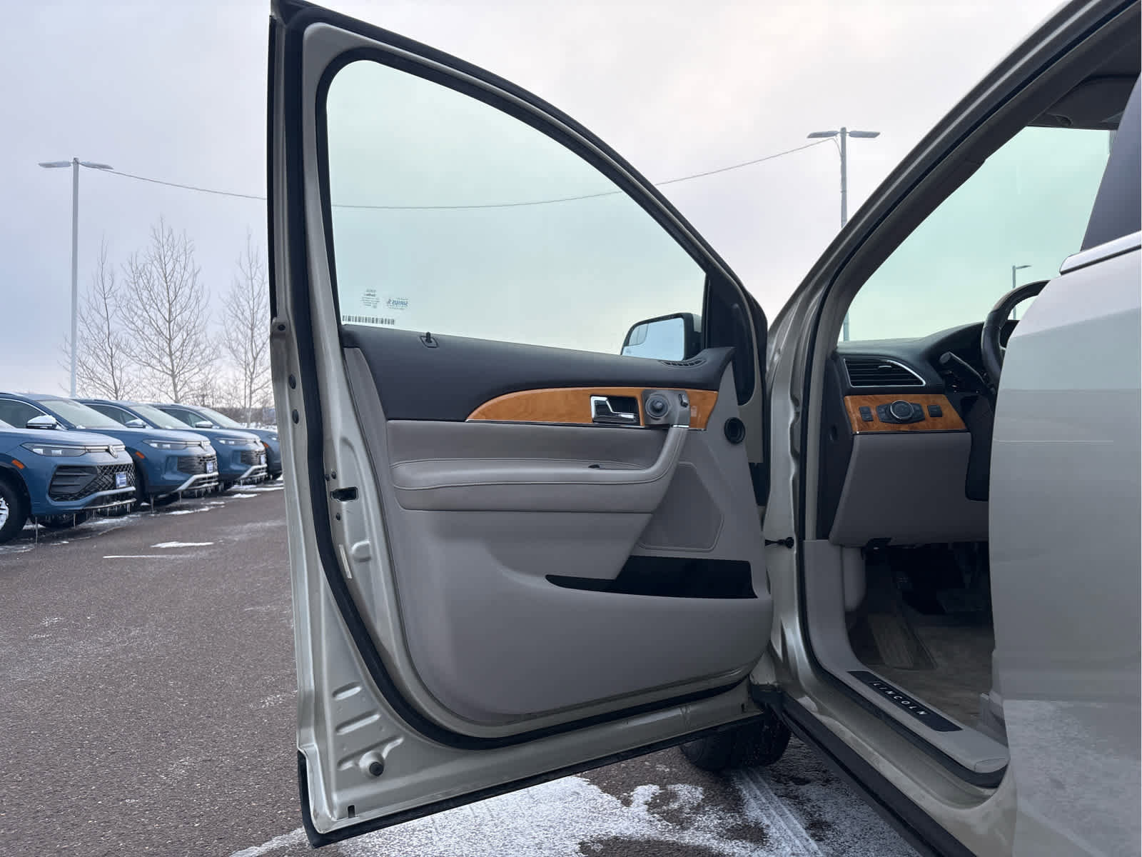 Used 2011 Lincoln MKX AWD w/ 101A Rapid Spec Order Code image 48