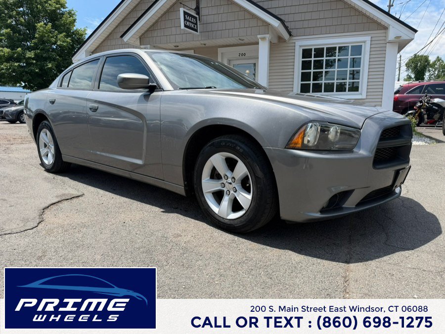Used 2011 Dodge Charger SE RWD image 1