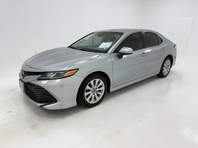 Used 2020 Toyota Camry LE FWD image 5