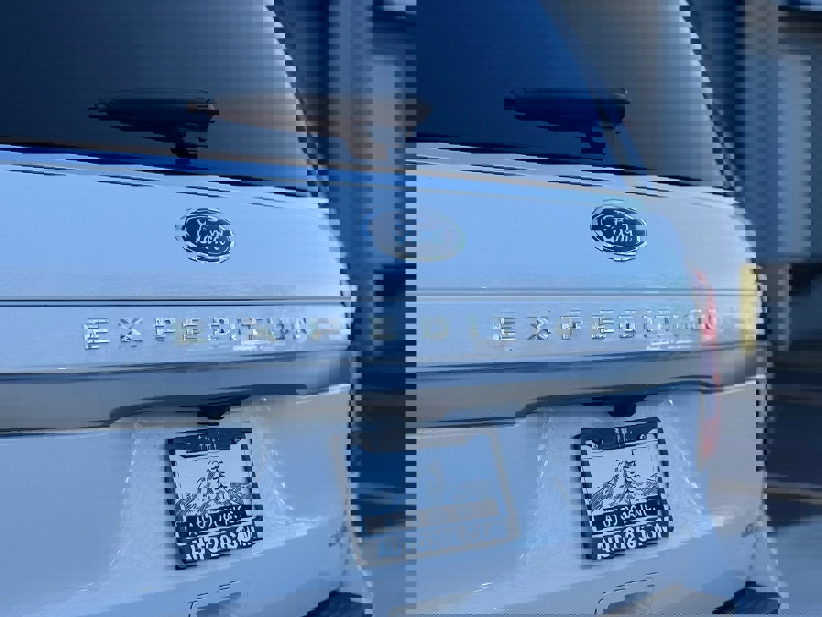 Used 2024 Ford Expedition Max XLT image 7