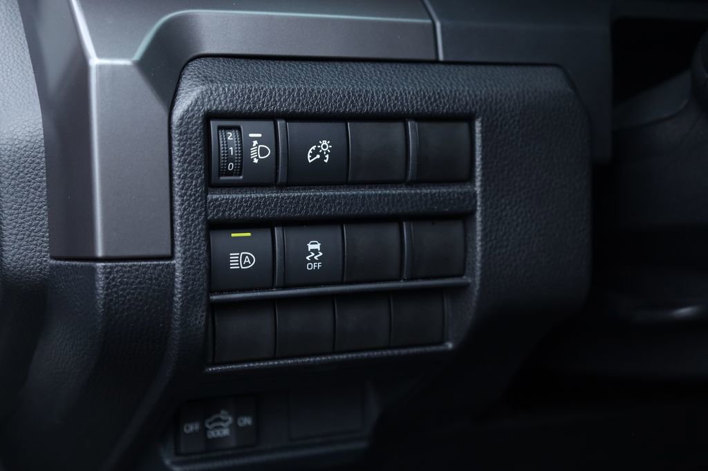 Used 2025 Toyota Tacoma SR5 image 30