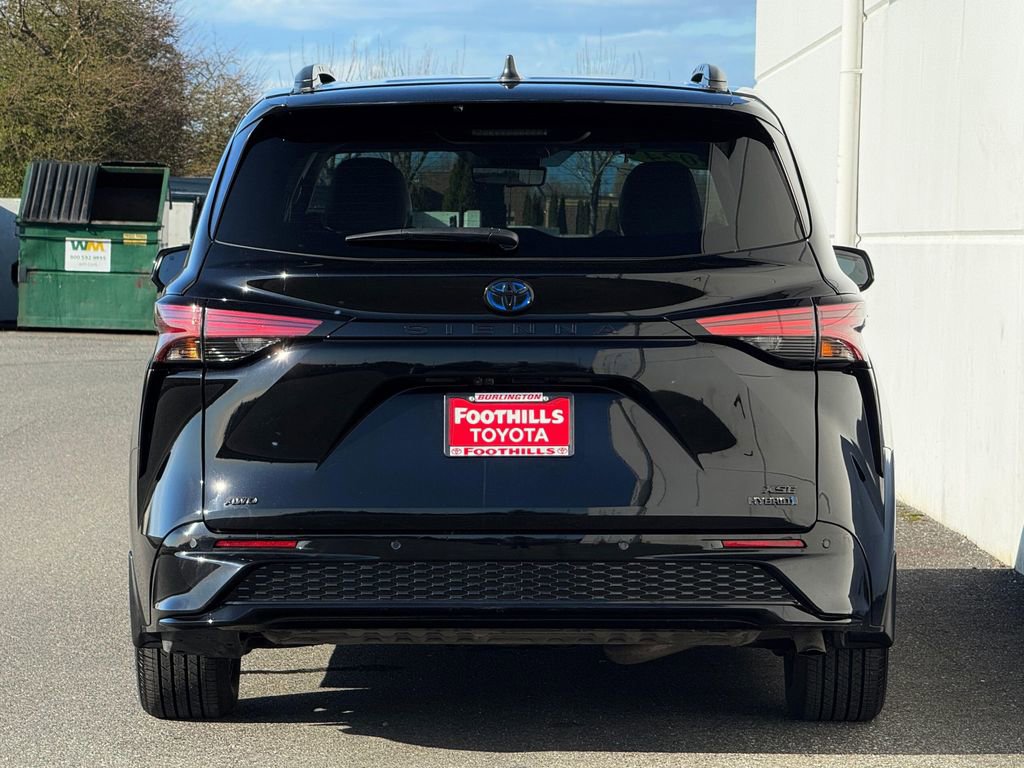 Used 2024 Toyota Sienna XSE image 6