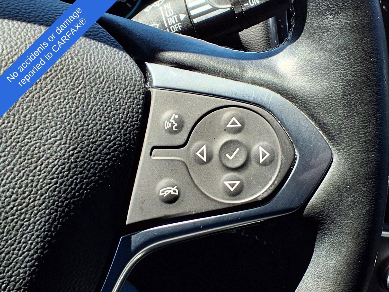 Used 2023 Chevrolet Traverse LT image 28