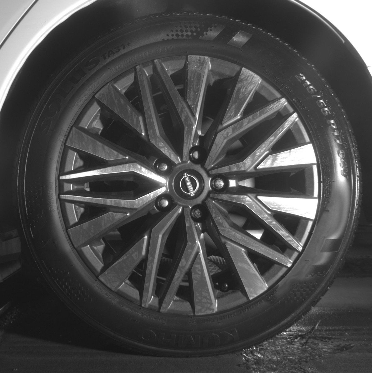 Used 2025 Nissan Altima 2.5 SV FWD image 14
