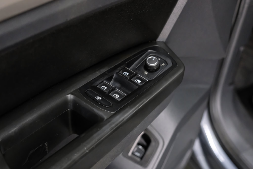 Used 2018 Volkswagen Atlas SEL FWD image 51