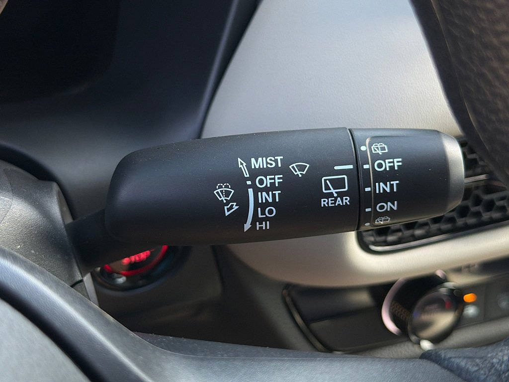 Used 2025 Honda HR-V LX image 17