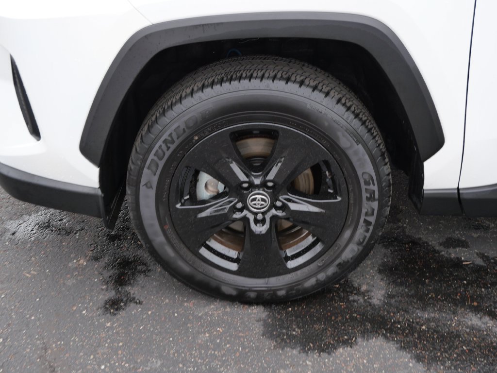 Certified 2025 Toyota RAV4 LE AWD/4WD image 8