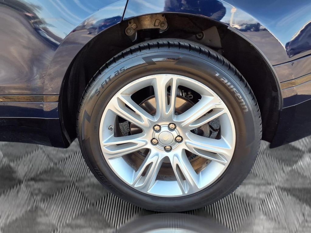 Used 2021 Land Rover Range Rover Velar R-Dynamic S image 21