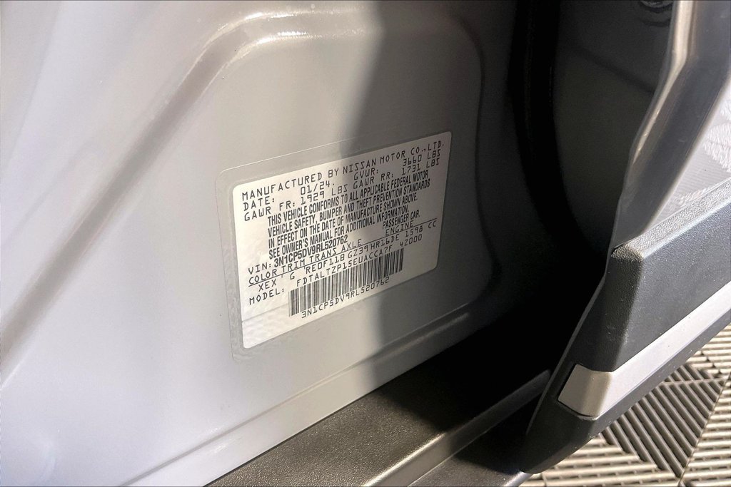 Used 2024 Nissan Kicks SR w/ SR Premium Package FWD image 39