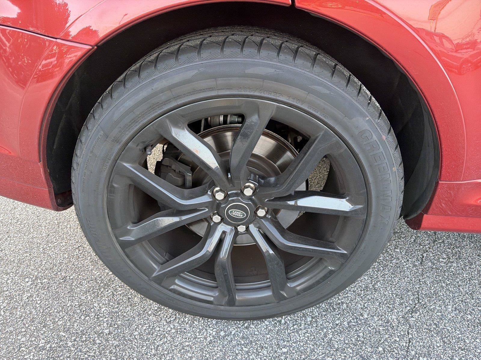 Used 2022 Land Rover Range Rover Sport SVR Carbon Edition AWD/4WD image 16