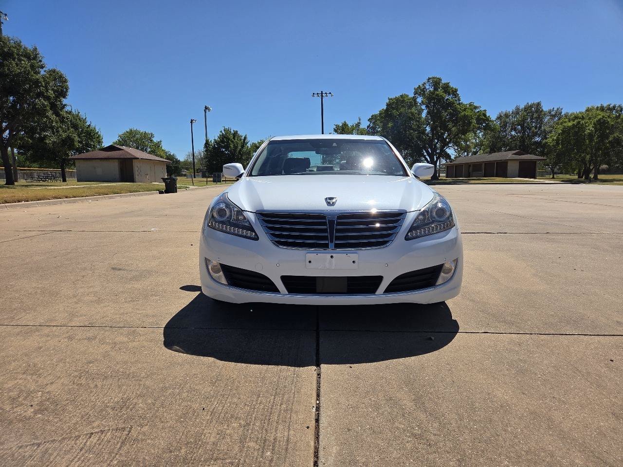 Used 2016 Hyundai Equus Signature RWD image 4