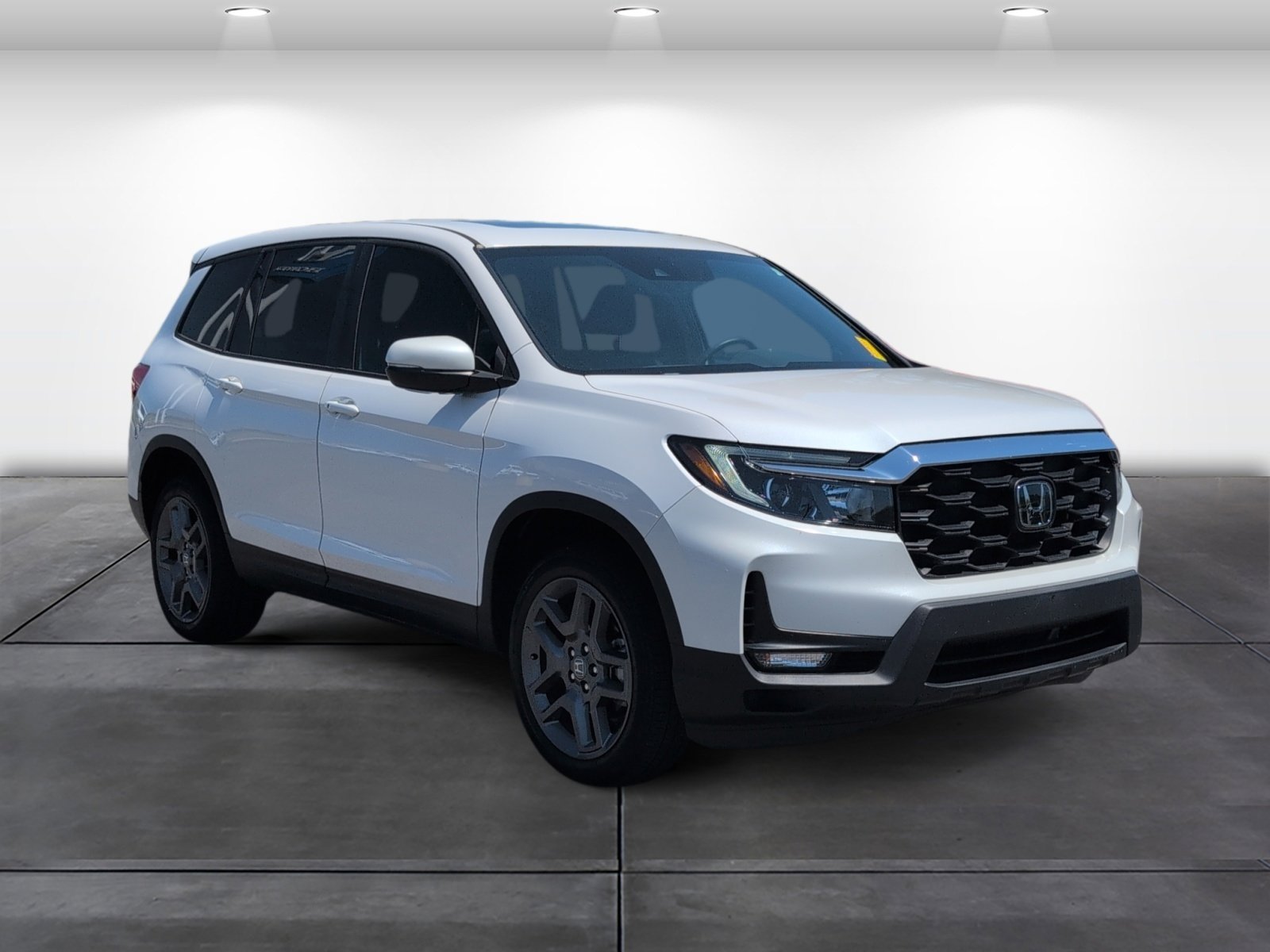 Used 2023 Honda Passport EX-L image 2