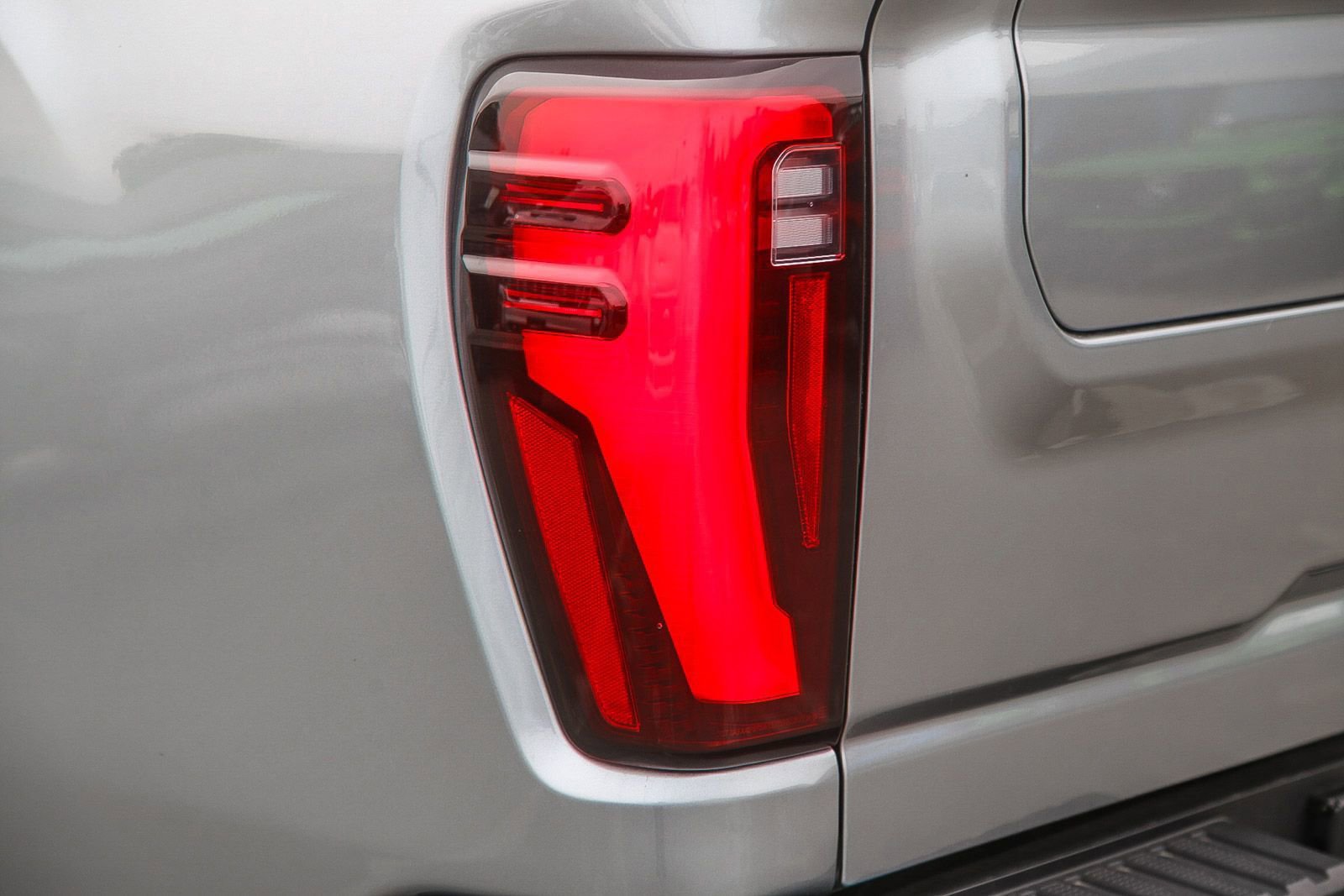 Used 2024 GMC Sierra 3500 Denali Ultimate image 8