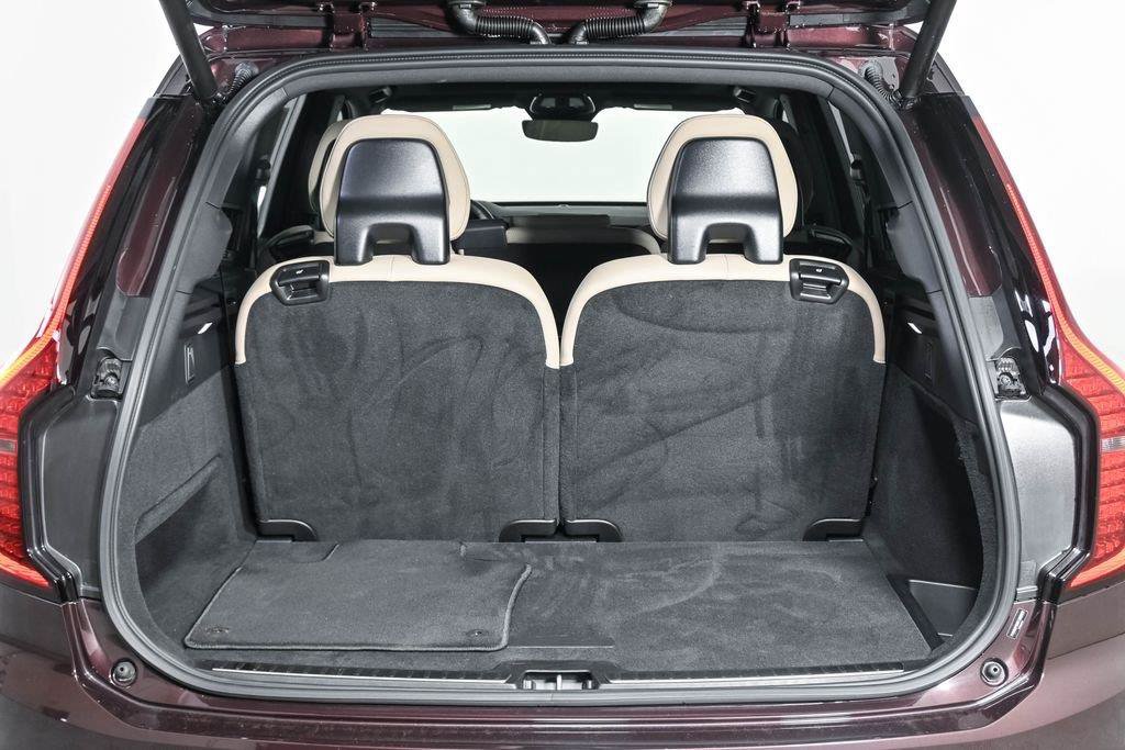 Certified 2025 Volvo XC90 T8 Plus AWD/4WD image 32